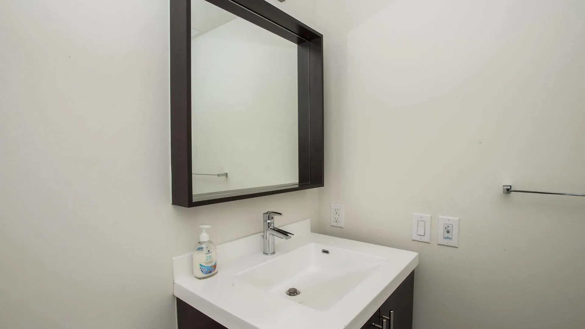 Life Suites Luxury Downtown Condos Toronto Hotel