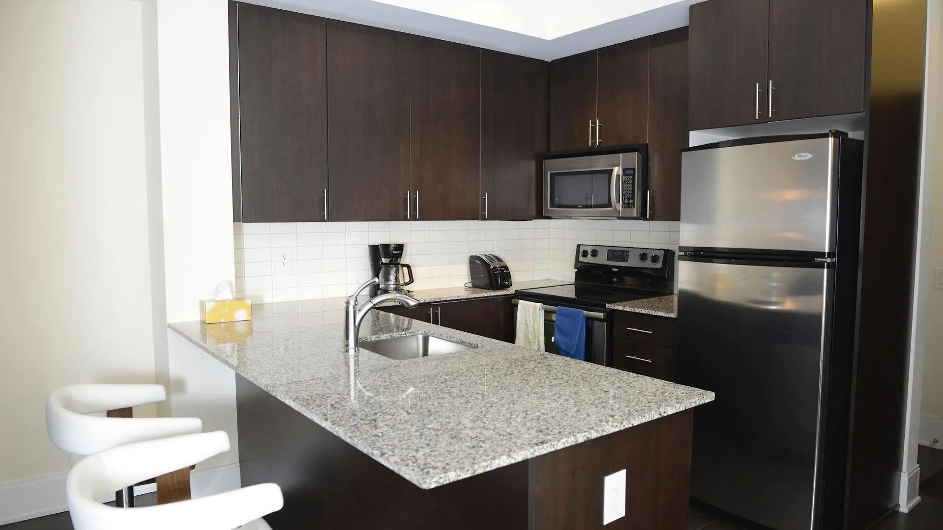 Life Suites Luxury Downtown Condos Toronto
