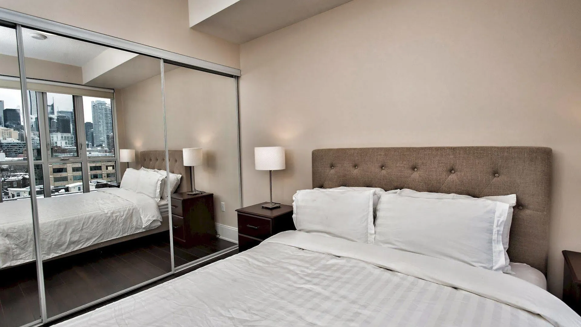 *** Hotel Life Suites Luxury Downtown Condos Toronto Canada