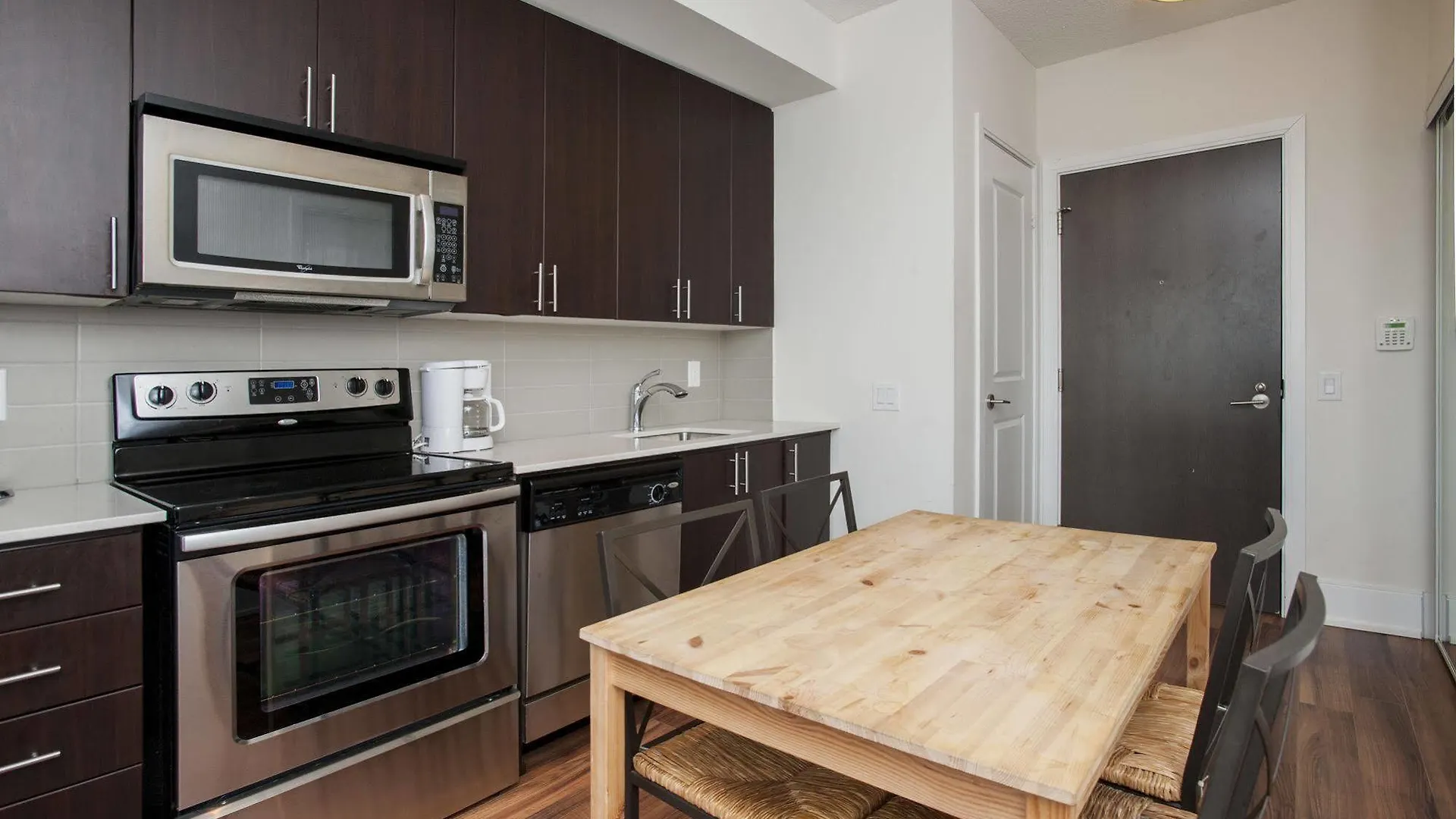 Life Suites Luxury Downtown Condos Toronto Hotel