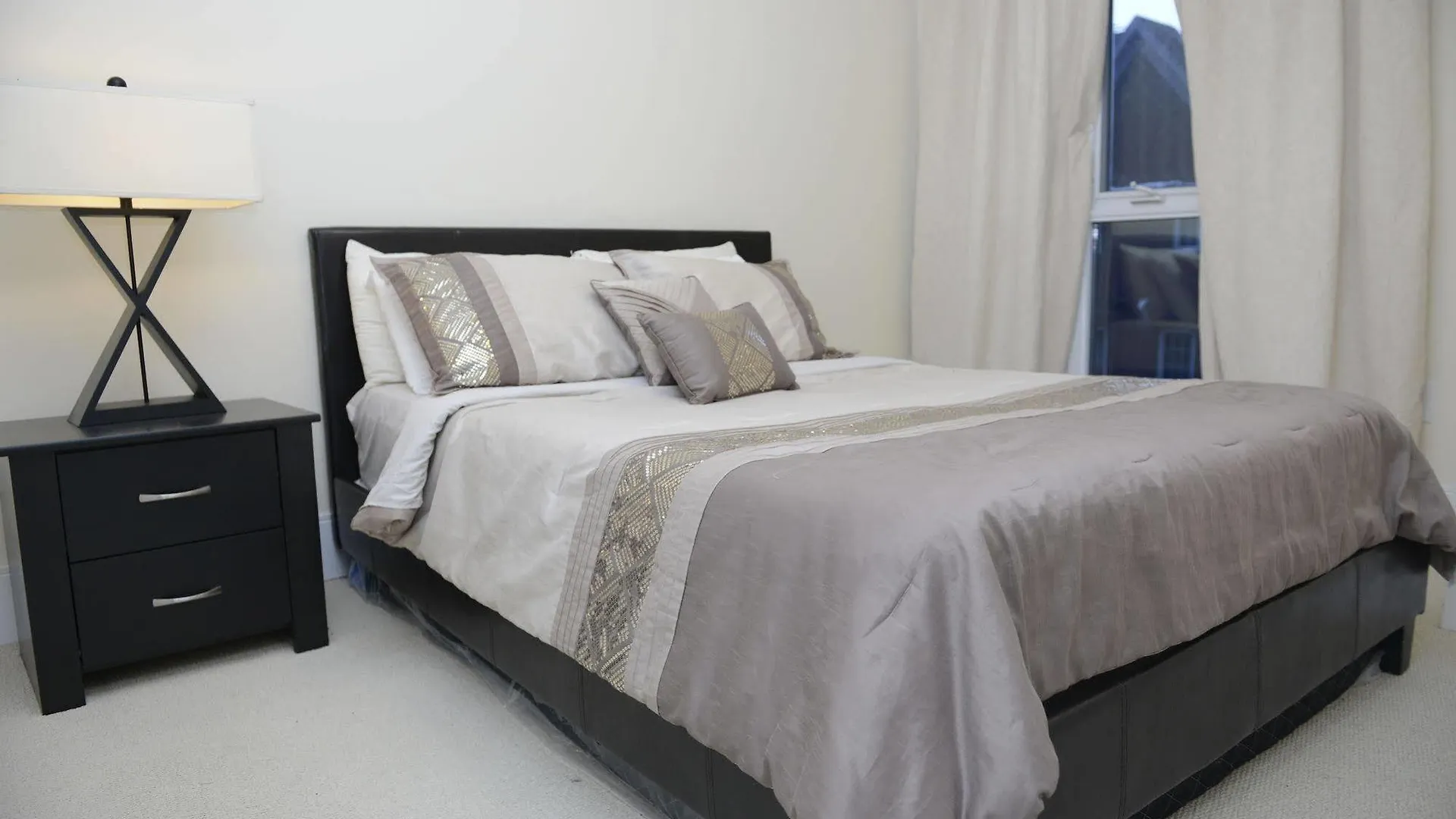 Life Suites Luxury Downtown Condos Toronto Canada