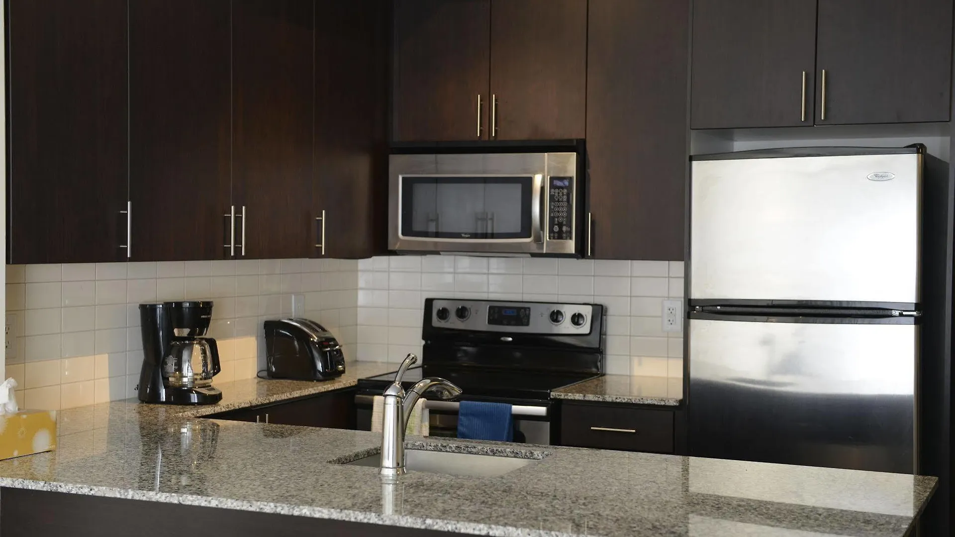 Life Suites Luxury Downtown Condos Toronto 3*,  Canada