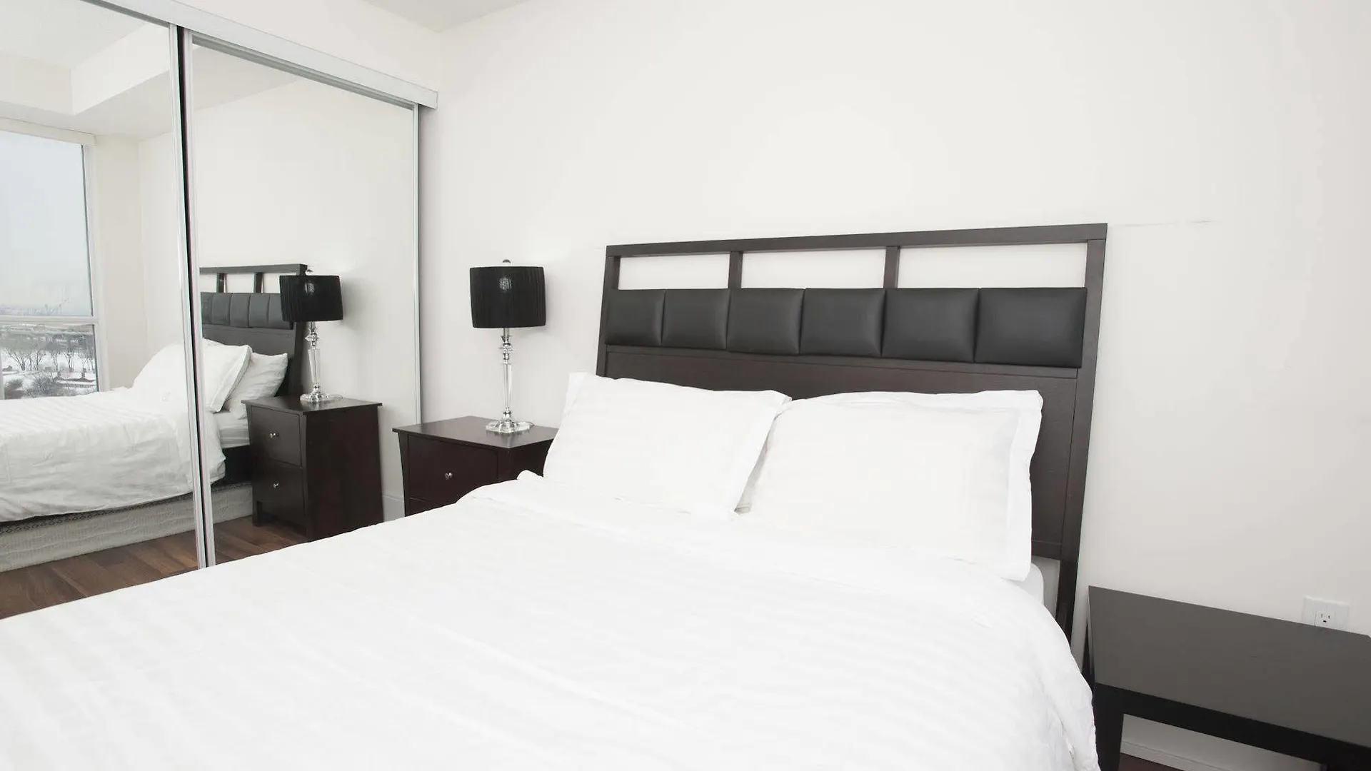 Life Suites Luxury Downtown Condos Toronto Hotel