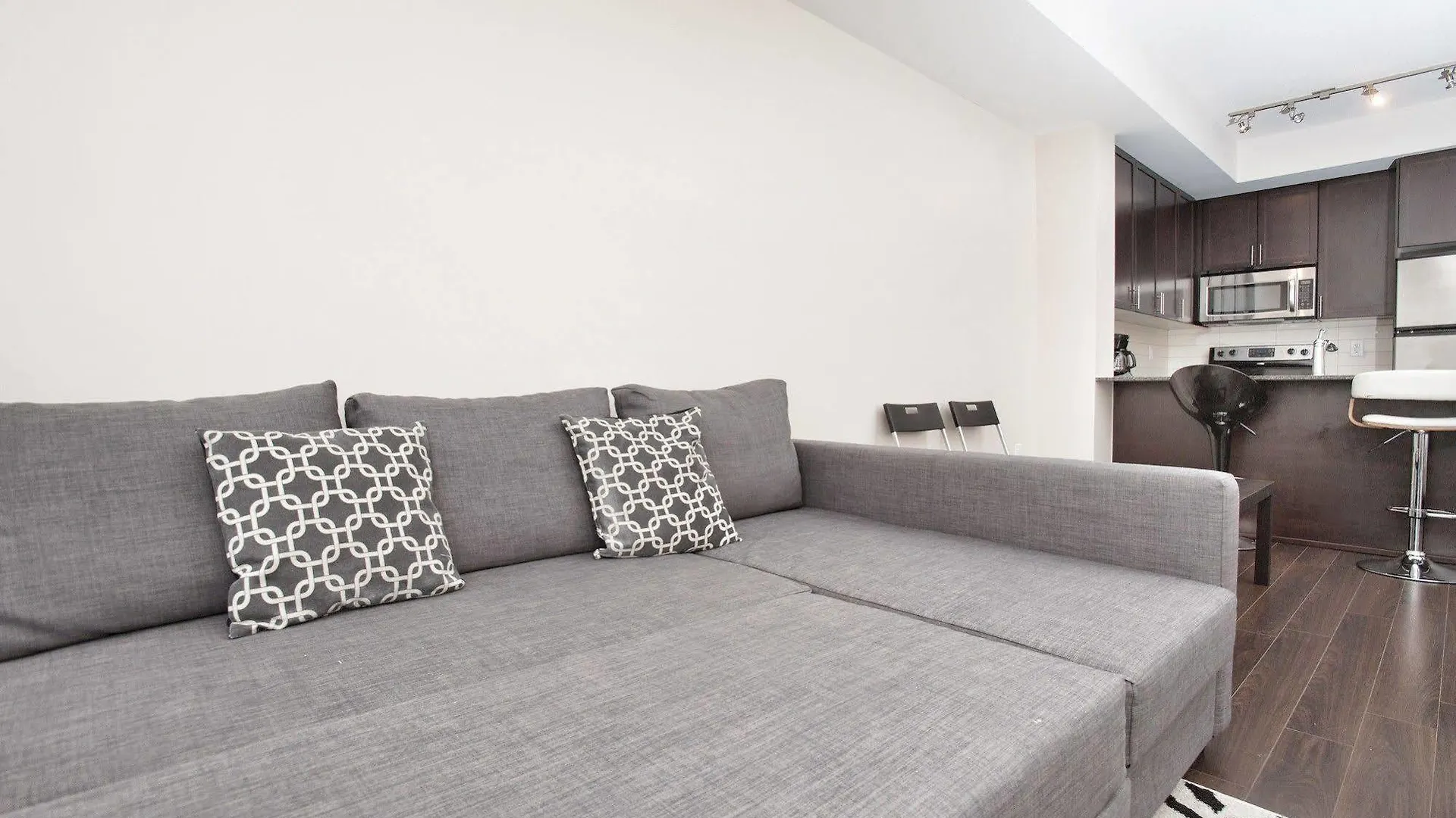 Life Suites Luxury Downtown Condos Toronto
