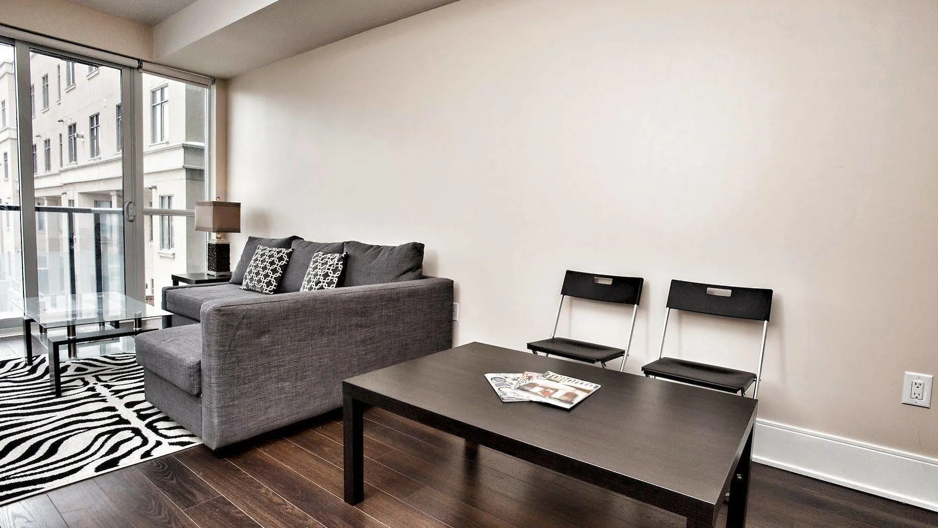 Life Suites Luxury Downtown Condos Toronto 3*,